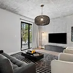 Pretty Rola 201 Luxury 1B1B W King Bed At Downtown Fort Lauderdale