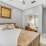 Bleau\'Tiful Home