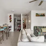 Cheerful 1-Bed On Oakland Park Fl