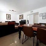 A4 - Endless Summer Rentals - Downtown Apartment Near Park, Ports, And Beach