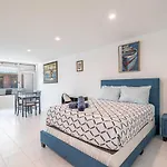 The Purple Pelican Beachfront With Ocean Balcony Unit 3