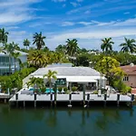 Casa Flamingo Intracoastal Front With Heated Pool A And 75 Ft Dock