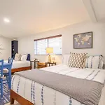 Central Nautical Themed 4 Bed 2 Bath Home
