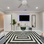 Modern Home 10 Minutes From Fort Lauderdale Beach!