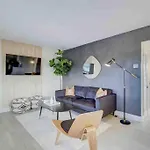 Modern & Beachy-Rlx Space For 6Ppl