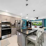 Palm Paradise-Seaside Home W Heated Saltwater Pool