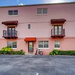Beach 2 Level Spacious Condo
