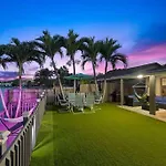 Lakefront Retreat Villa Water View Fishing Casino