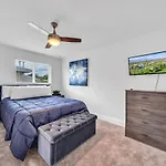 Sweet Escape 5 Br/2Ba Min From Airport And Beach