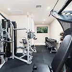 Villa In Fort Lauderdale With Gym Pool Jacuzzi Sleeps 12 Guest