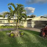 The Sun House - 3 Bed, 2 Bath, Private Pool, Fire Pit, Huge Backyard