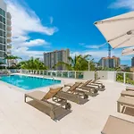 9Th Fl, Modern, Pool, Gym