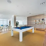 9Th Fl, Modern, Pool, Gym