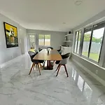 Waterfront Escape 3 Bed 2 Bath