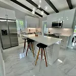 Waterfront Escape 3 Bed 2 Bath