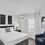 Beach Isles Modern Studio Apartment In Fort Lauderdale