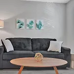 Rustic Retreats Beachy 1Br For 4 Guests In The Heart Of Fort Lauderdale