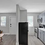 Rustic Retreats Beachy 1Br For 4 Guests In The Heart Of Fort Lauderdale