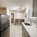 Rustic Retreats Modern 1Br For 4 Guests In The Heart Of Fort Lauderdale