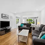 Perfect Fll Location With Putting Green
