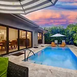 Relax In Luxury - 3 Bed, 2 Bath Oasis With Pool