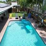 Heated Pool, Yard, Laundry, Kayaks, Bbq, Kitchen
