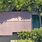 3Bed 2Bath With Pool, 5 Min. Walk To Food And Fun