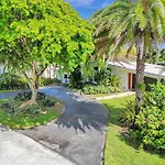Lush And Quiet Oasis For 7, Pool, Close To Beach