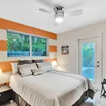 Heated Pool, Parking, 5 Min Walk To Food And Fun!