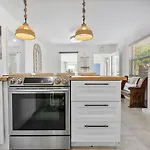 Private Fort Lauderdale Cottage