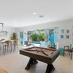 Walking Distance To The Beach 3Br House With 1