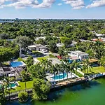 Lakefront Family Fun Home With Private Dock 3Br 2B