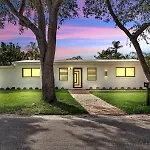 Fun Adventure Luxy Retreat Home! Heated Pool!