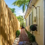 Family Escape 2Br Main Plus 1Br Cottage Heated Pool