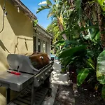 Charming Cottage 1Br, Pool, Victoria Park
