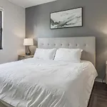 Landing Modern Apartment With Amazing Amenities