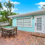 Zach\'S Tropical Pool House