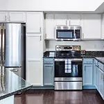 Landing Modern Apartment With Amazing Amenities