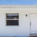Charming 2 Bed 1 Bath Gem 10 Min To Beach!
