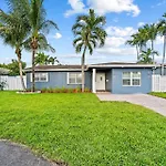 Peaceful 5Br -Waterway Views Private Heated Pool