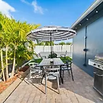 Peaceful 5Br -Waterway Views Private Heated Pool