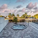 Waterfront Villa Heated Pool Spa Walk To Beach