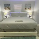 Mazor Luxury Three Bedrooms Vacation Home
