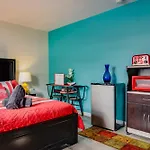 Hainsley Apartments - Walk To Wilton Drive