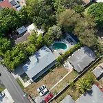 Oakland Oasis By Pmi