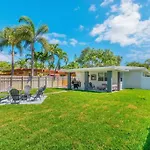 Cozy Victoria Park Retreat Unit 3 - Las Olas Beach