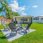 Cozy Victoria Park Retreat Unit 3 - Las Olas Beach