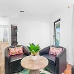 Stylish 4-Bedroom Near Downtown Fort Lauderdale