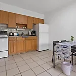 Cozy 1Br Beachside Getaway With 1Q , 1 Sofabed