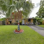 Pet-Friendly Fort Lauderdale Home 8 Mi To Beach!